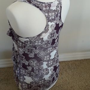 Elle Flirty Floral Top